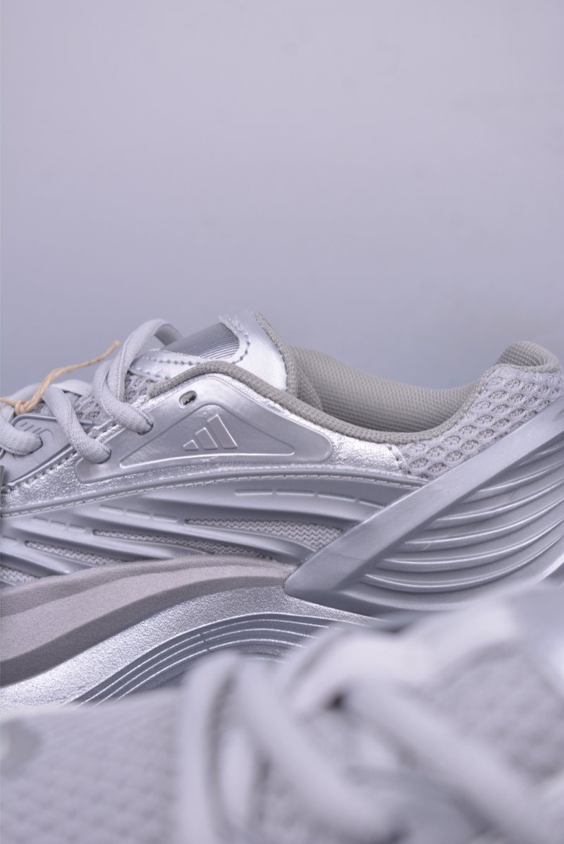 Adidas Vento XLG MTW view