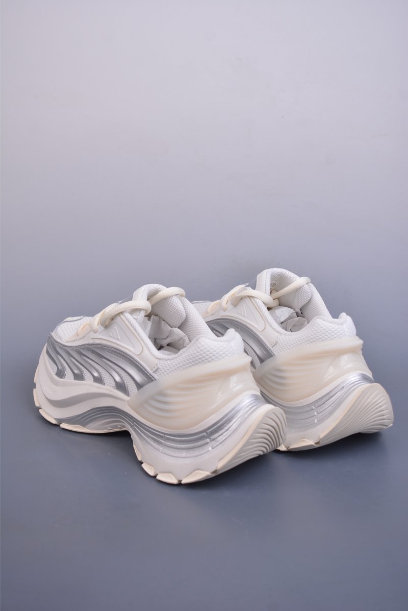 Adidas Vento XLG MTW view