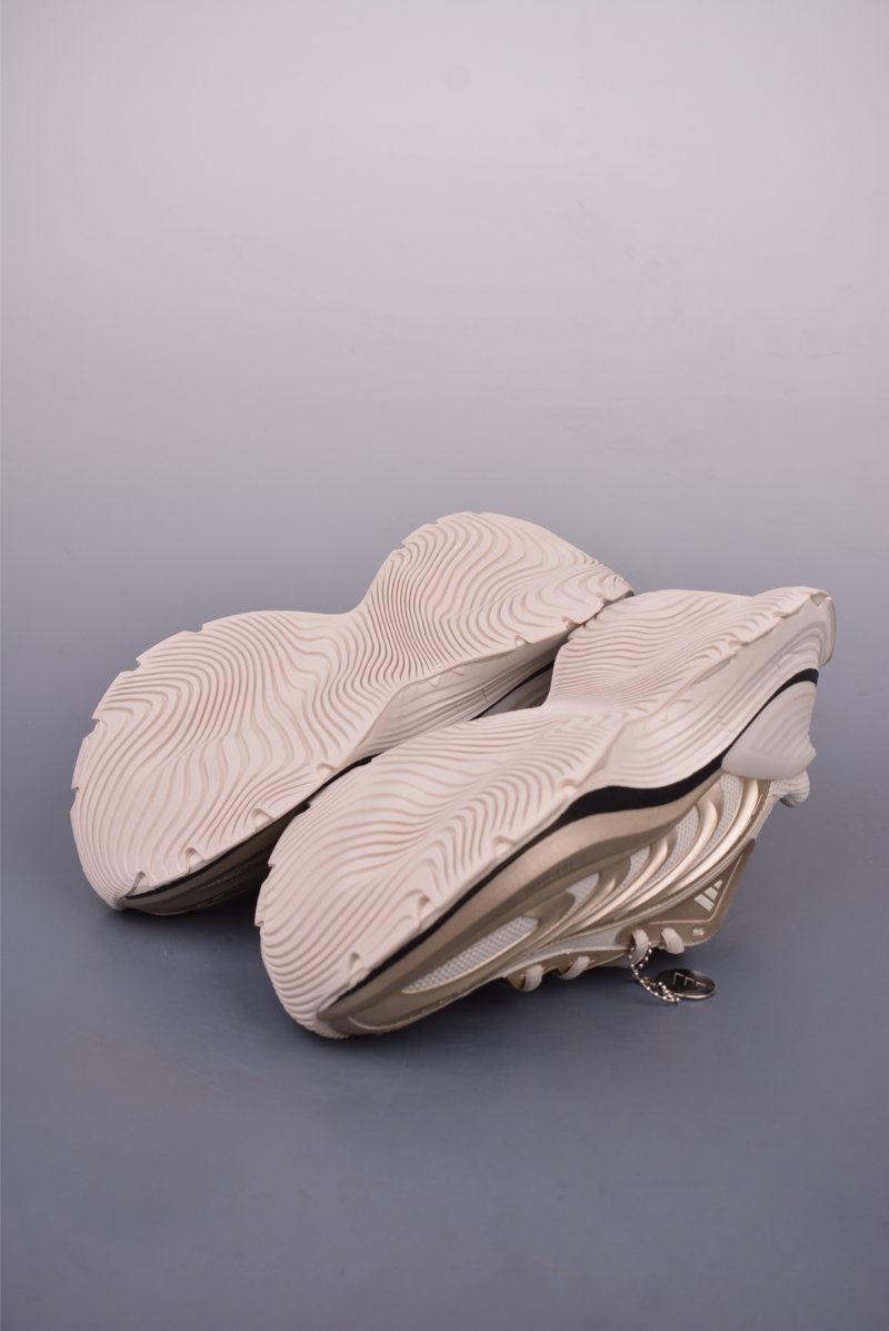 Adidas Vento XLG MTW view