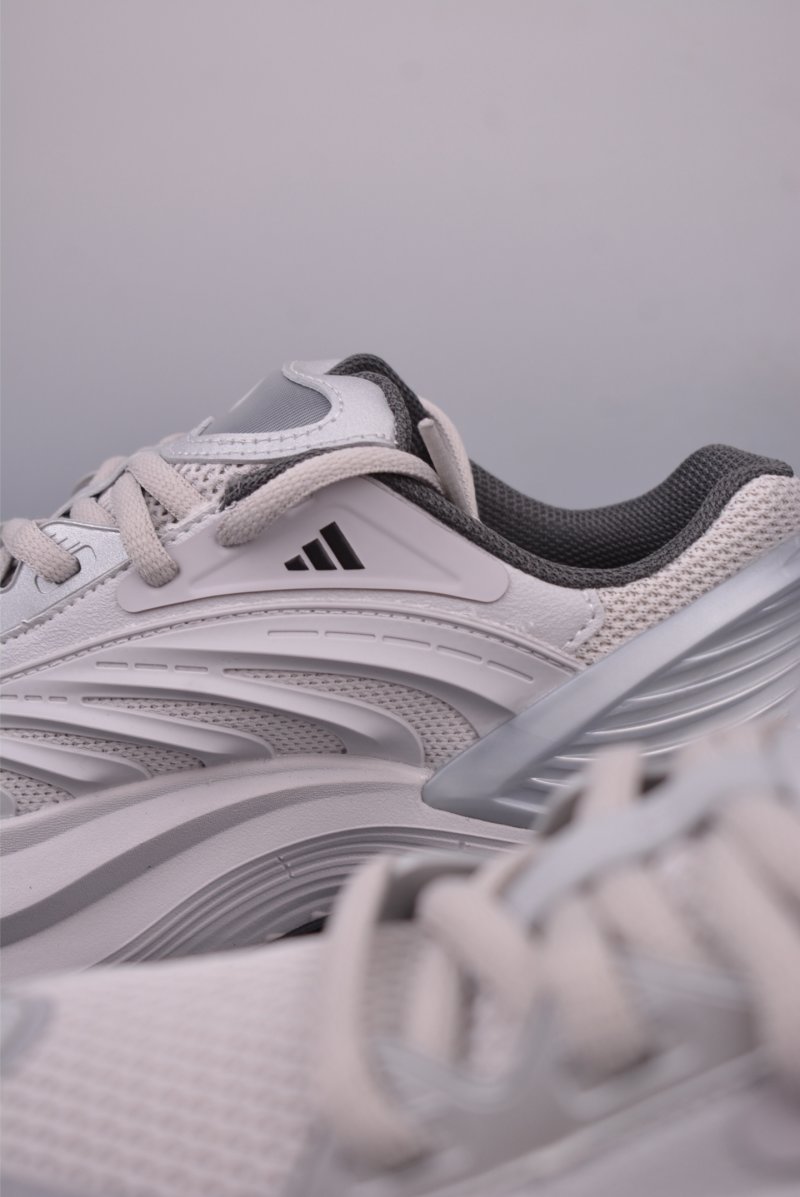 Adidas Vento XLG MTW view