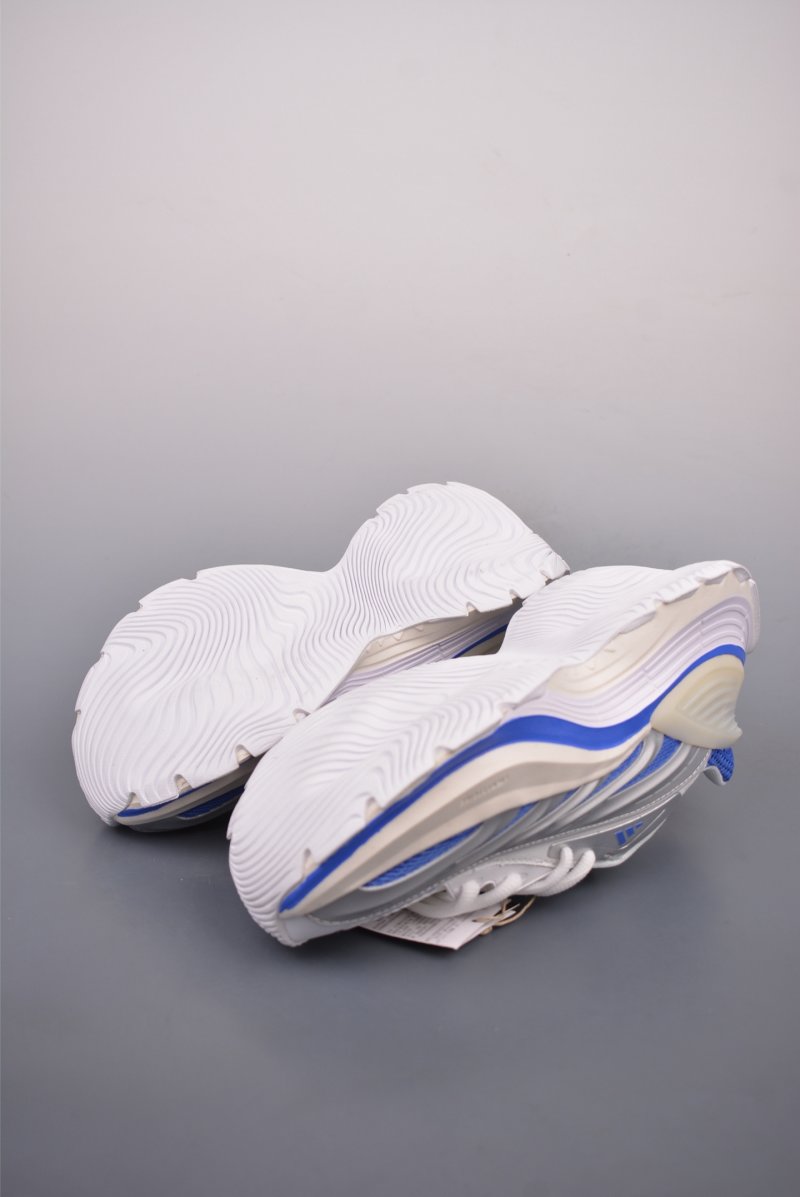 Adidas Vento XLG MTW view