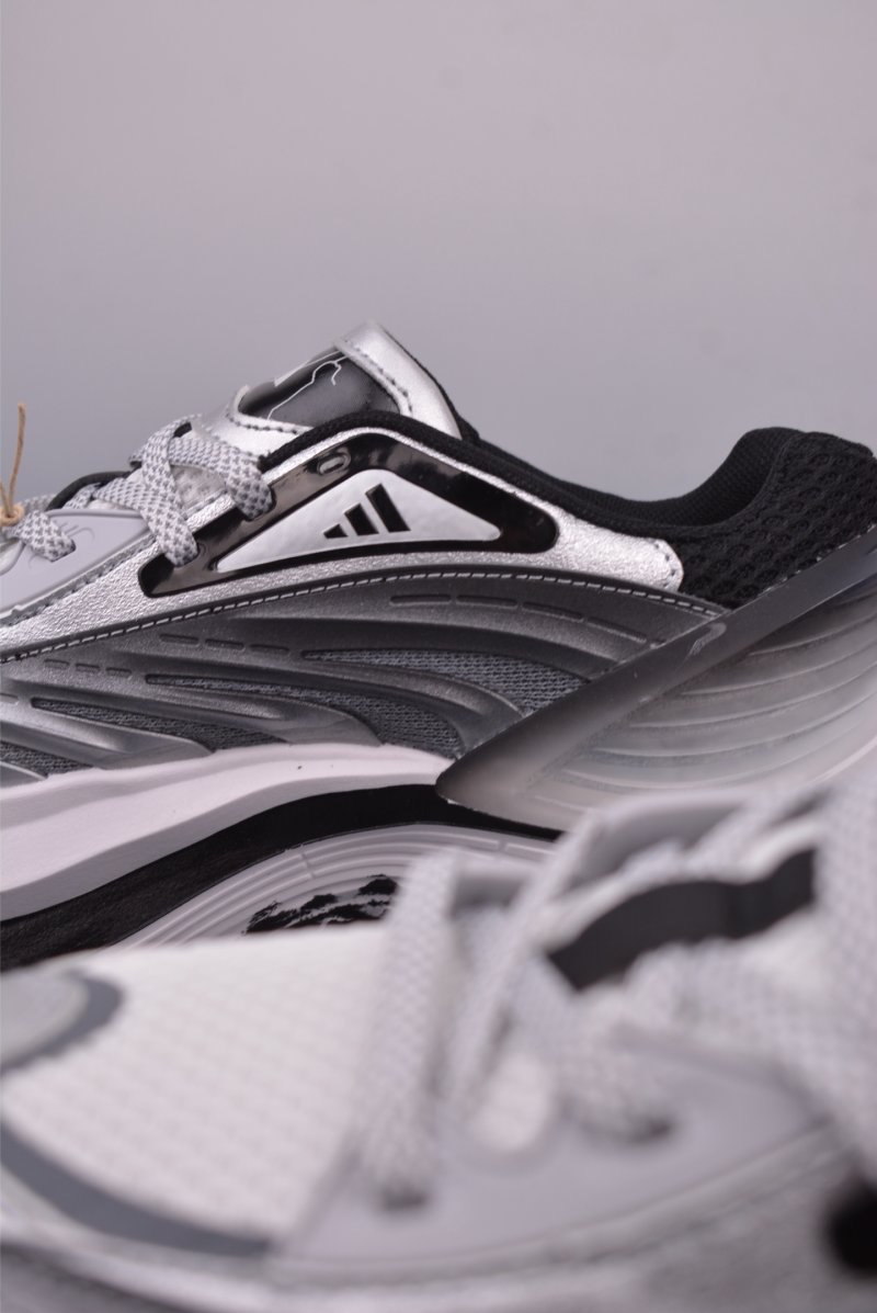 Adidas Vento XLG MTW view
