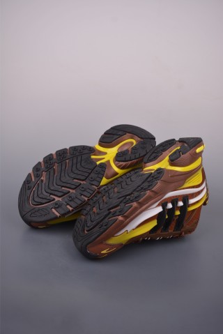 Pharrell x Adidas Adistar Jellyfish 'Gold' view 3