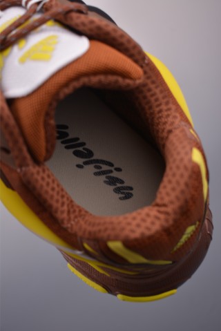 Pharrell x Adidas Adistar Jellyfish 'Gold' view 9