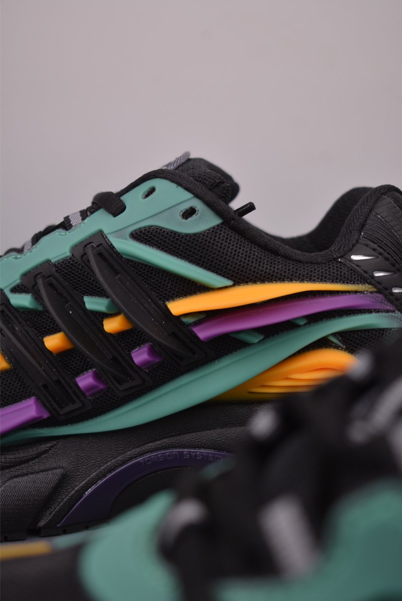 Pharrell x Adidas Adistar Jellyfish 'Gold' view