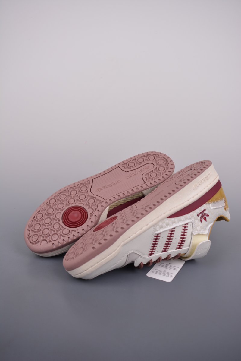 Adidas Forum 84 Low ACE view