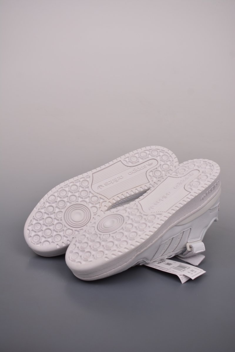 Adidas Forum Low CL view