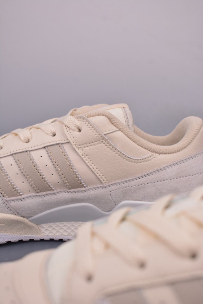 Adidas Forum Low view