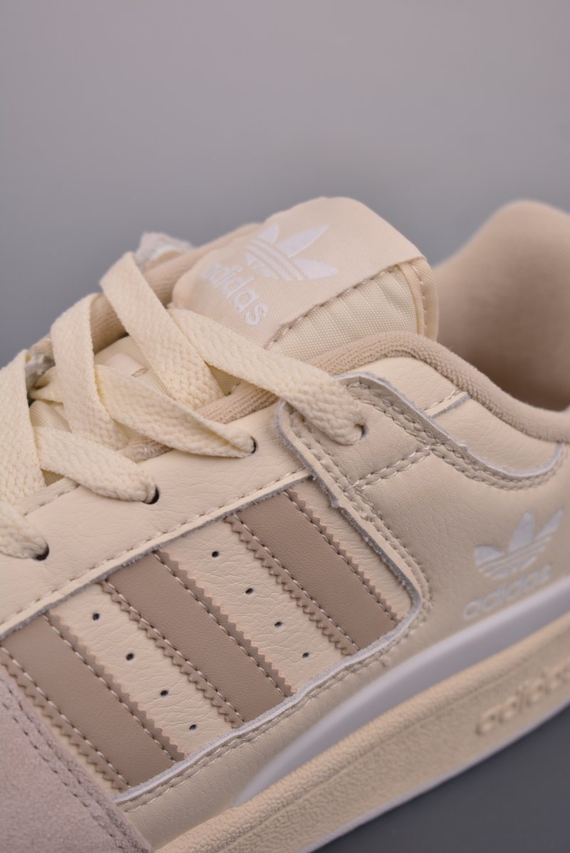 Adidas Forum Low view