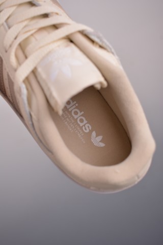 Adidas Forum Low view 9