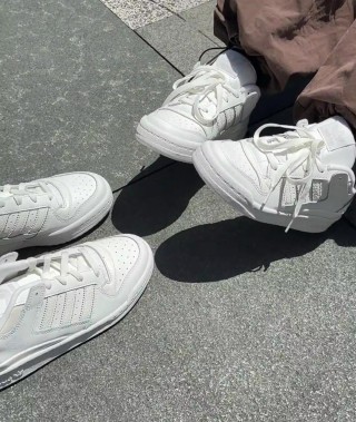 Adidas Forum Low view 4