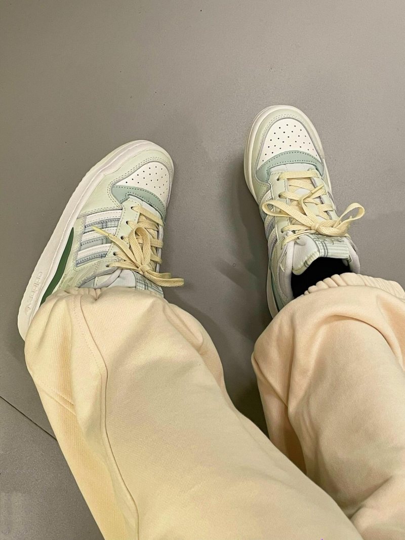 Adidas Forum Low view