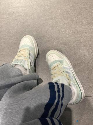 Adidas Forum Low view 4