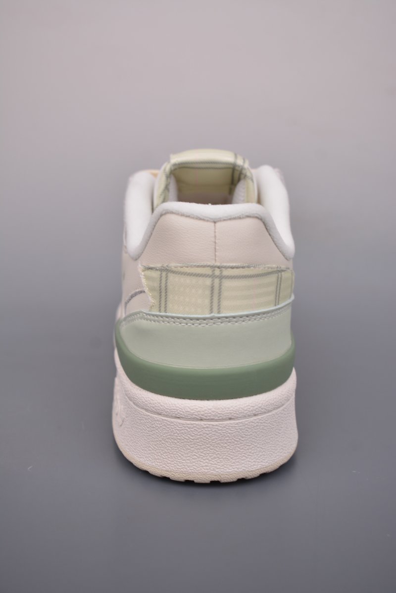 Adidas Forum Low view