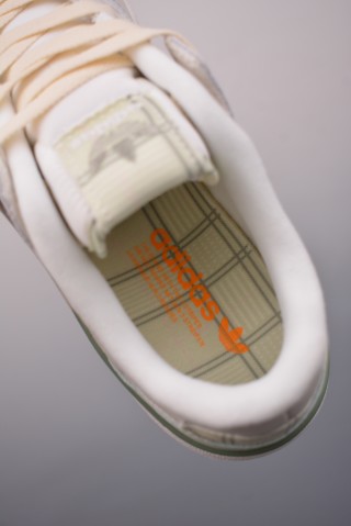 Adidas Forum Low view 9