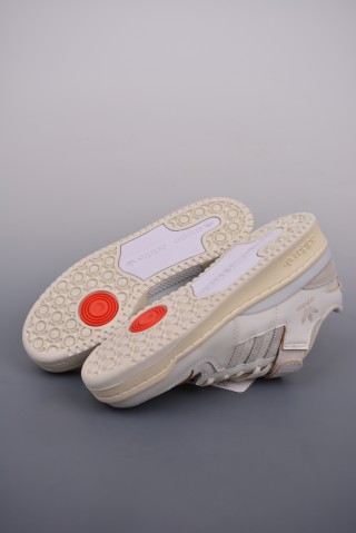 Adidas Forum 84 Low view 3