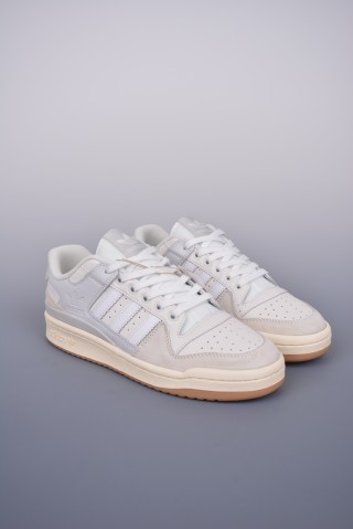 Adidas Forum 84 Low view 1