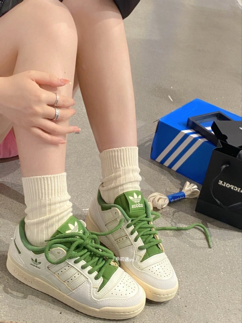 Adidas Forum 84 Low view