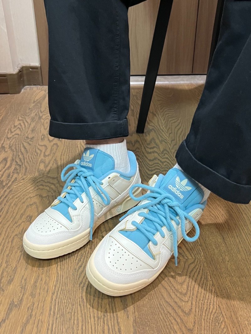 Adidas Forum 84 Low view