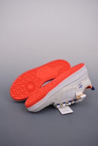 Adidas Forum 84 Low view 3
