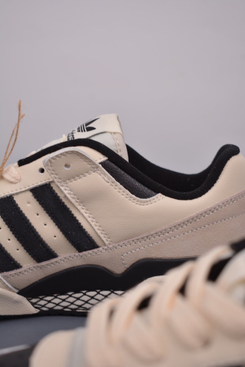 Adidas Forum 84 Low view