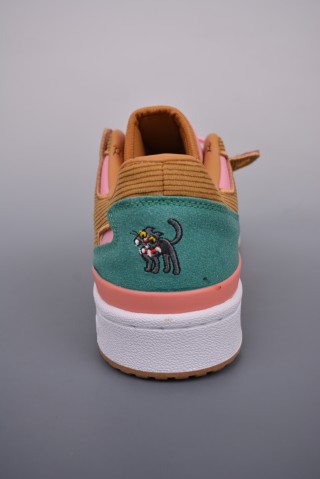 Simpsons x Adidas Forum Low view 4