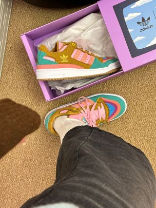 Simpsons x Adidas Forum Low view 10