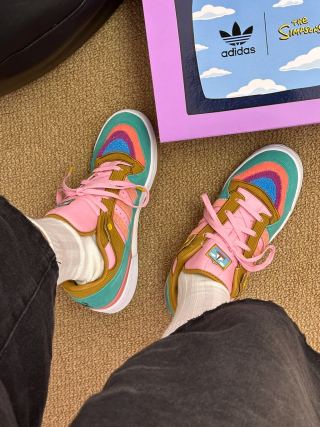 Simpsons x Adidas Forum Low view 11