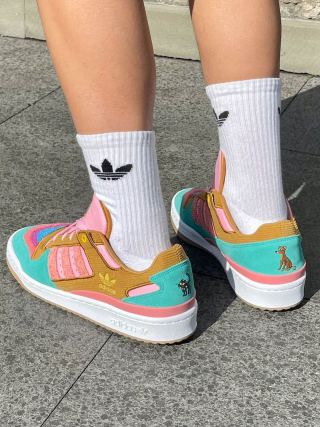 Simpsons x Adidas Forum Low view 14