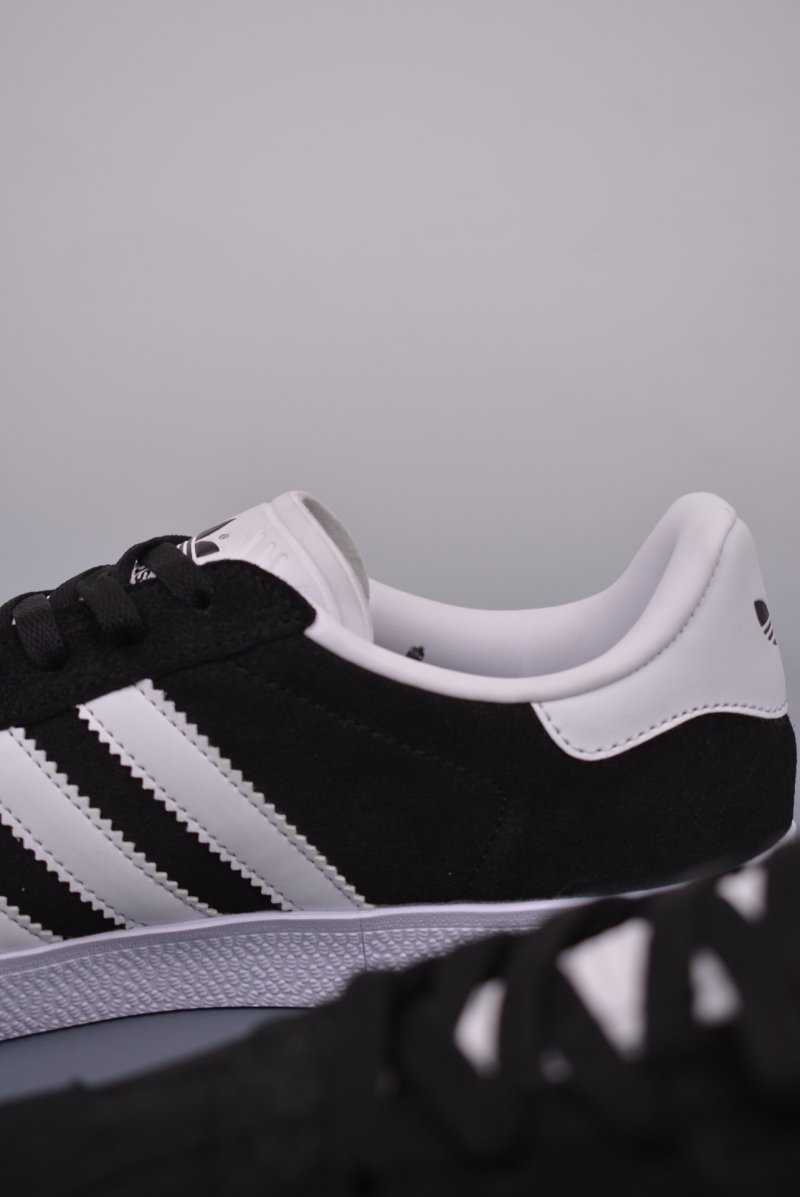 Adidas Gazelle view