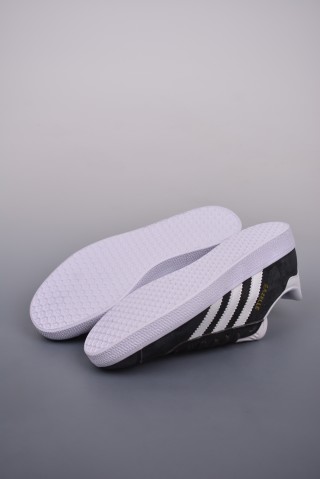 Adidas Gazelle view 3