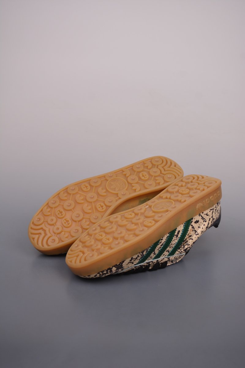 Adidas Gazelle Gucci view