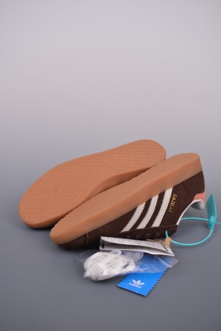 Adidas Gazelle view 3