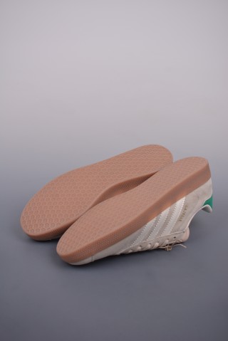 Adidas Gazelle view 3