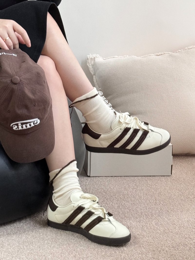Adidas Gazelle view