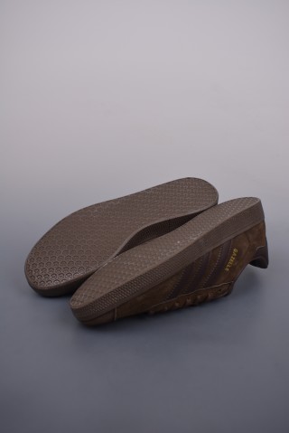 Adidas Gazelle view 3