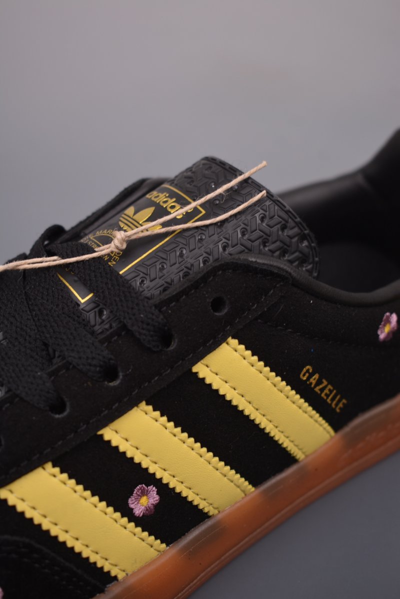 Adidas Gazelle Indoor view