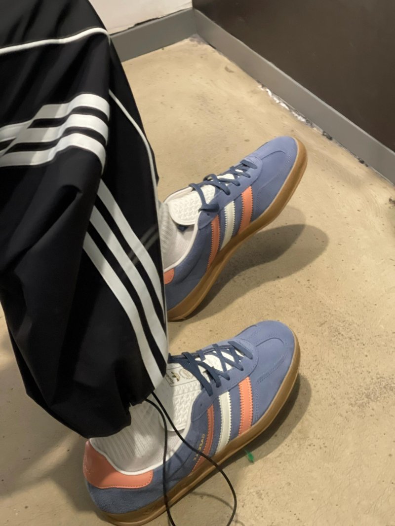 Adidas Gazelle Indoor view