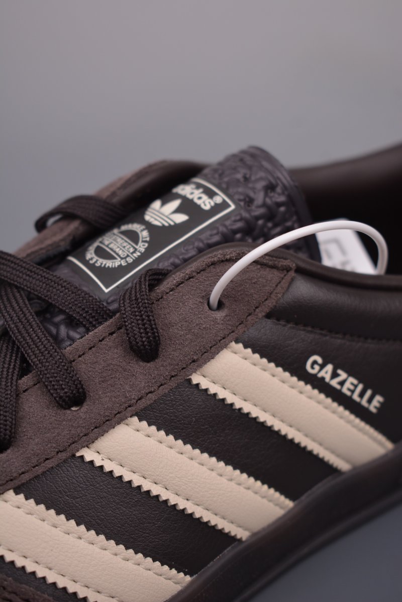 Adidas Gazelle Indoor view