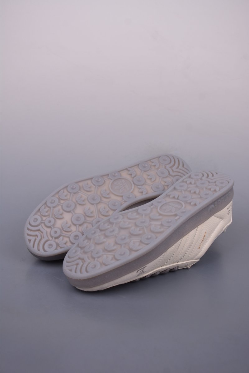 Adidas Gazelle Gazelle Indoor LV view