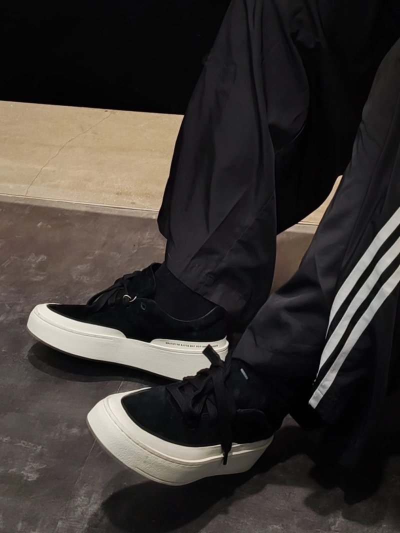 Adidas Labcourt