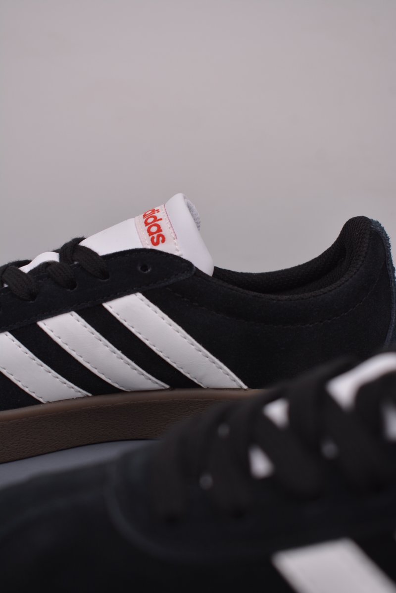 Adidas Neo VI Court Classic view