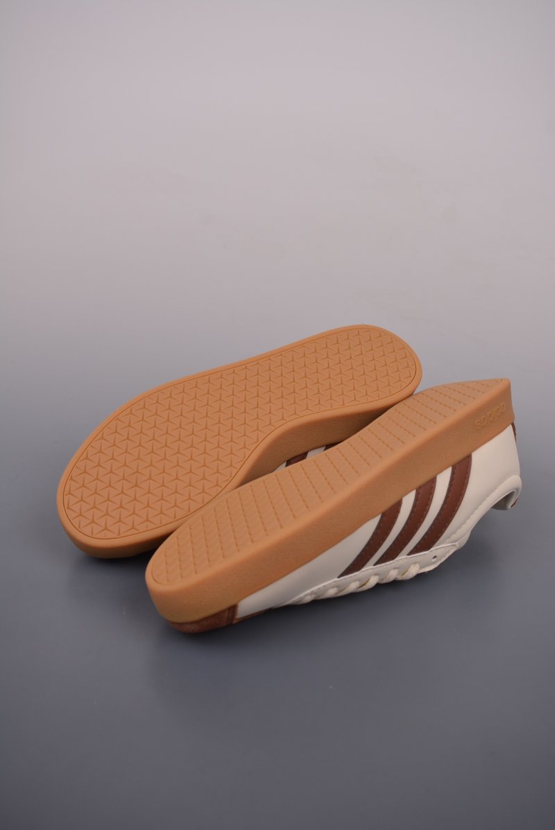 Adidas Neo VI Court Classic view