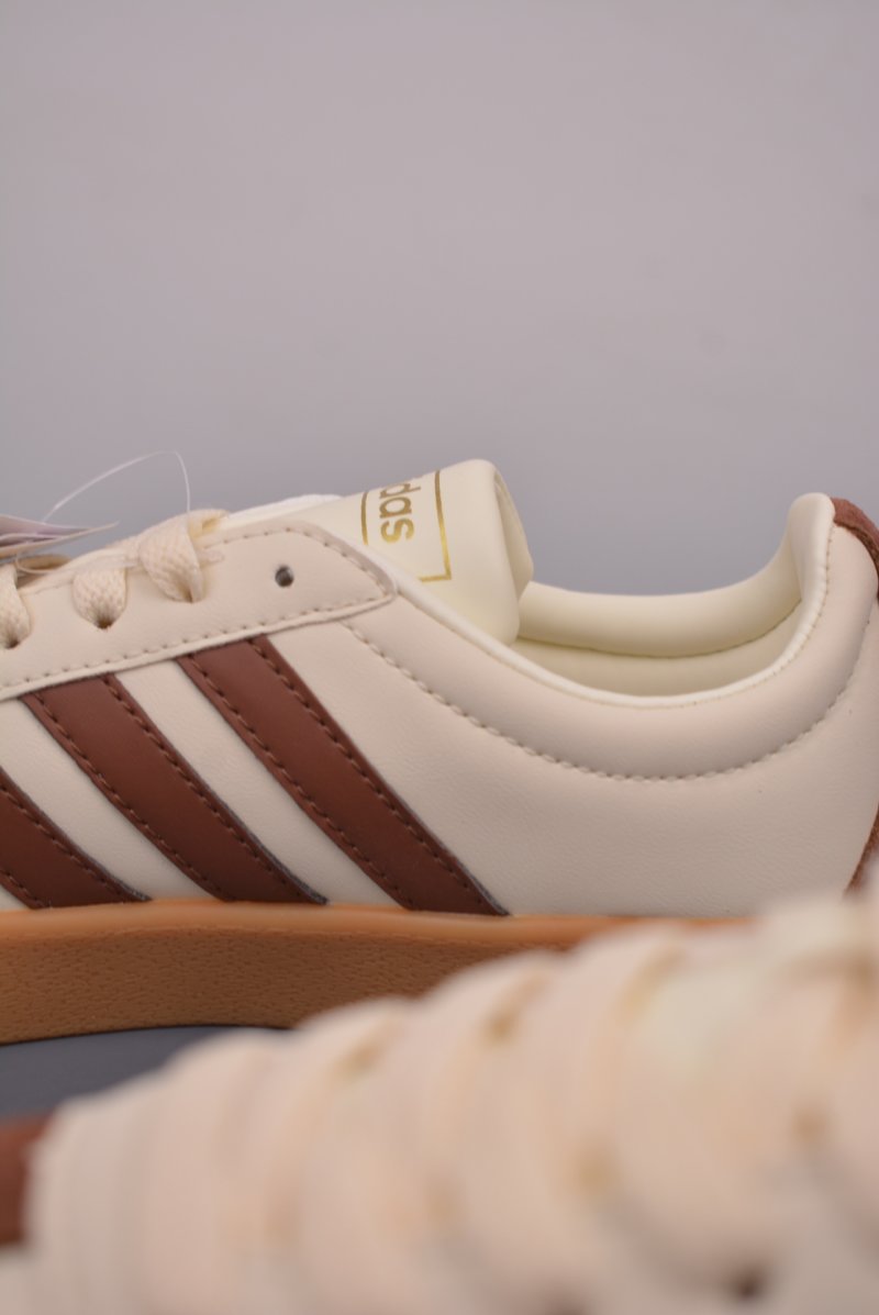Adidas Neo VI Court Classic view