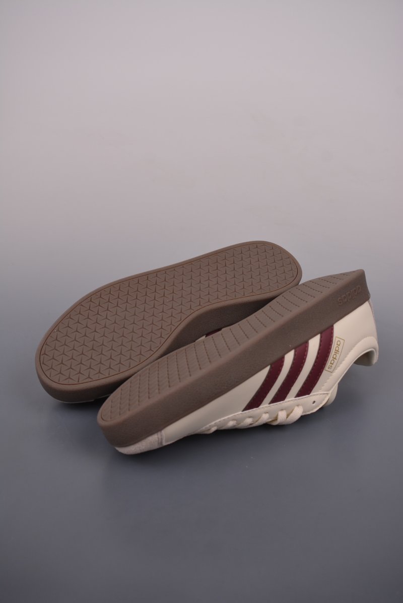 Adidas Neo VI Court Classic view