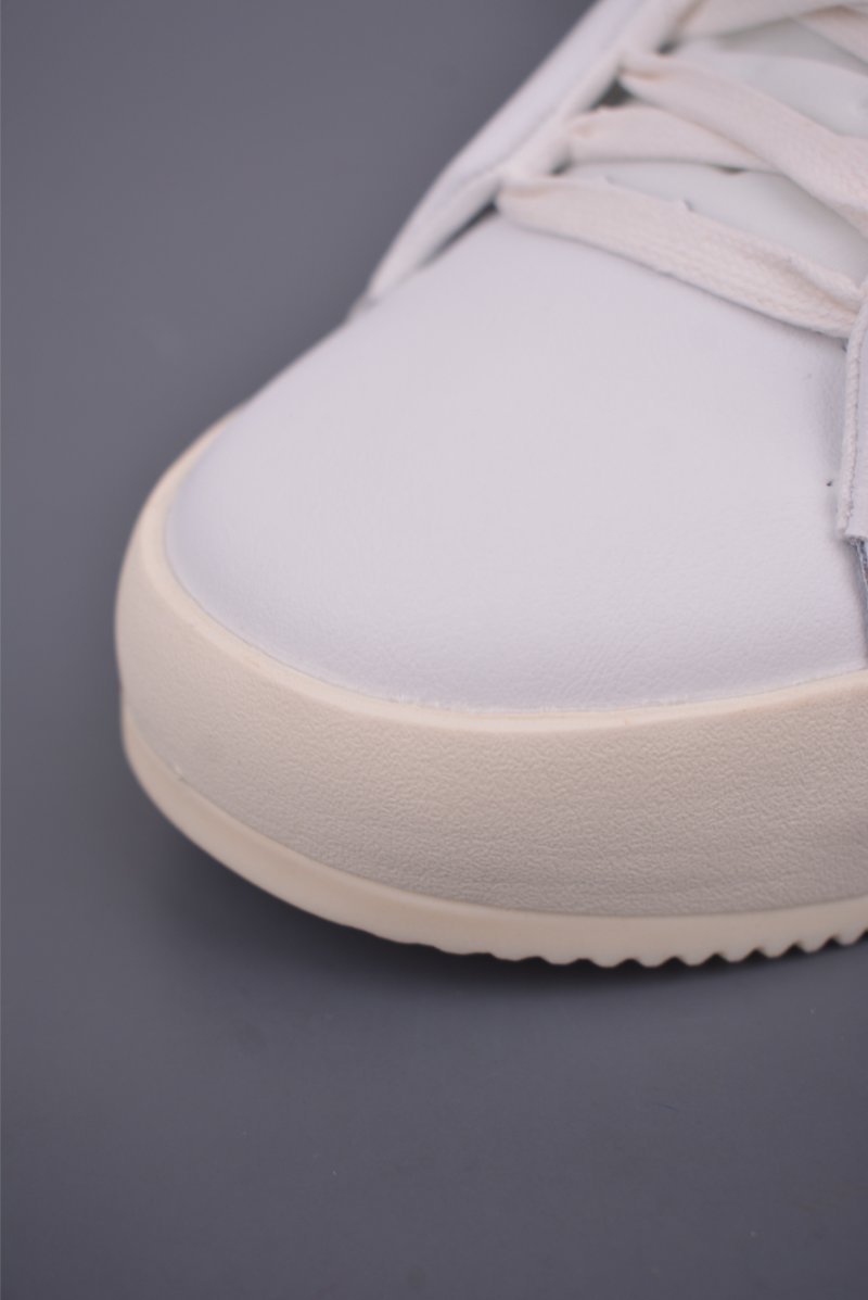 Adidas Sport Performance Acesmash view