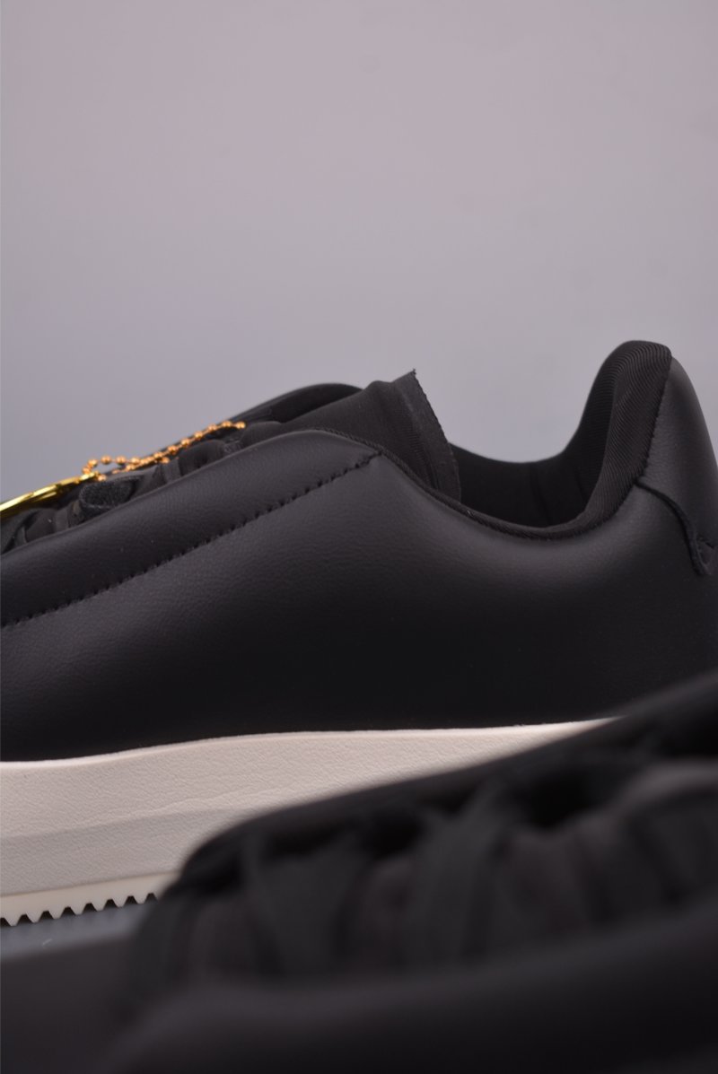 Adidas Sport Performance Acesmash view