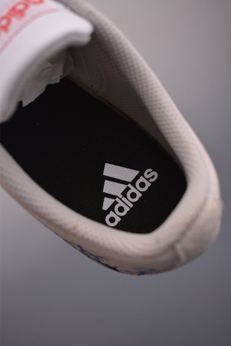 Adidas VI Court Classic view