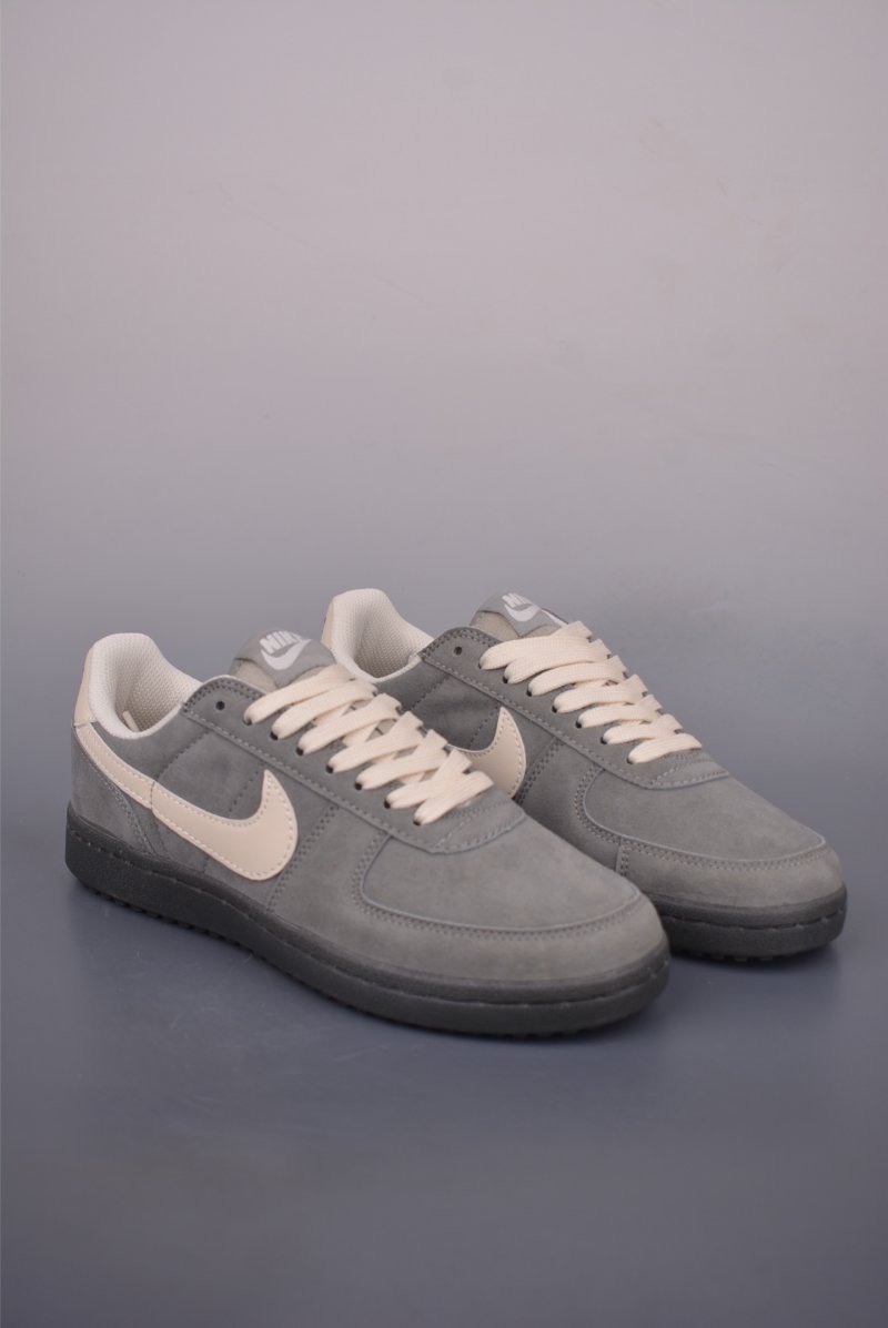 Nike Field General 82