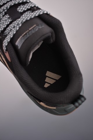 Adidas MTS Pro view 9